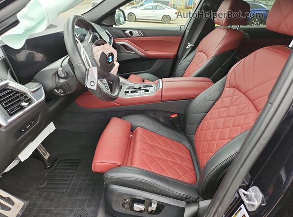 5UX33EX06R9U88563 2024 BMW X6 Black წინა სალონის ხედი