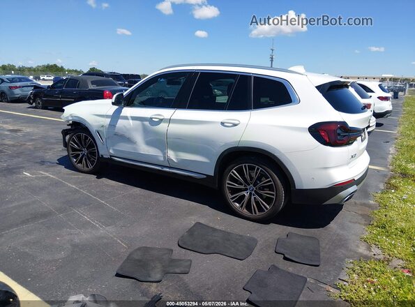 5UX43DP00R9T98923 2024 BMW X3 Белый Задняя левая четверть