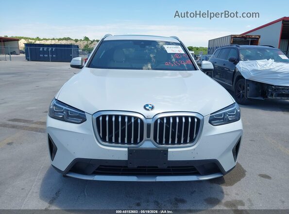 5UX43DP03R9W80991 2024 BMW X3 White Widok wnętrza z tyłu