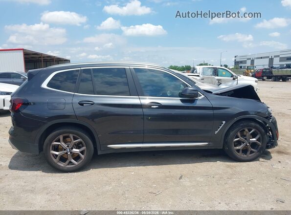 5UX43DP05P9P35910 2023 BMW X3 Gray Widok wnętrza z tyłu