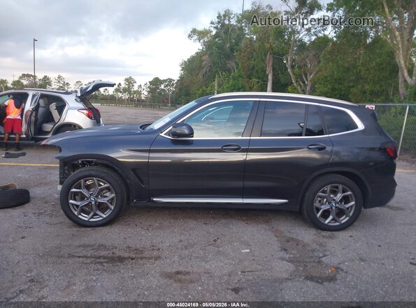 5UX43DP05R9V76891 2024 BMW X3 Black სალონის 360-გრადუსიანი ხედი