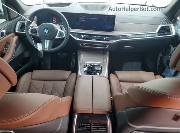 5UX43EU01S9X77204 2025 BMW X5 White Vista del salpicadero