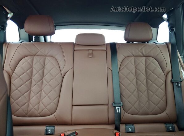 5UX43EU04S9X54774 2025 BMW X5 Серебряный Вид задних сидений