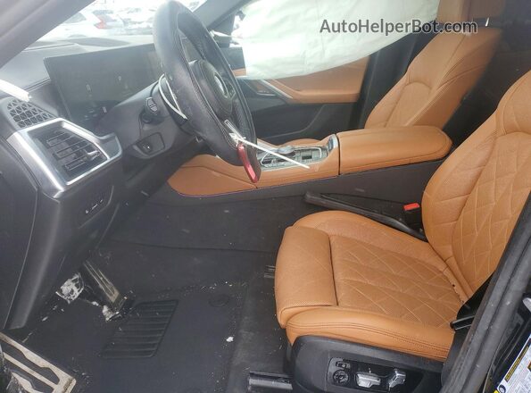 5UX43EX06R9U05511 2024 BMW X6 Черный Вид салона спереди
