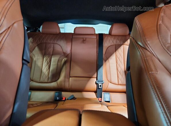 5UX43EX09S9Y95769 2025 BMW X6 Blue Widok tylnych siedzeń
