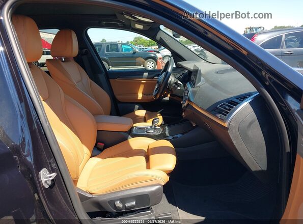 5UX53DP00N9M86966 2022 BMW X3 Blue Вид салону спереду