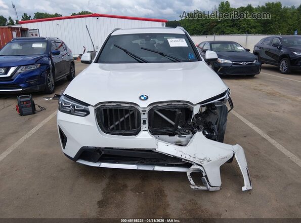 5UX53DP01N9J50159 2022 BMW X3 White Вид задньої частини салону