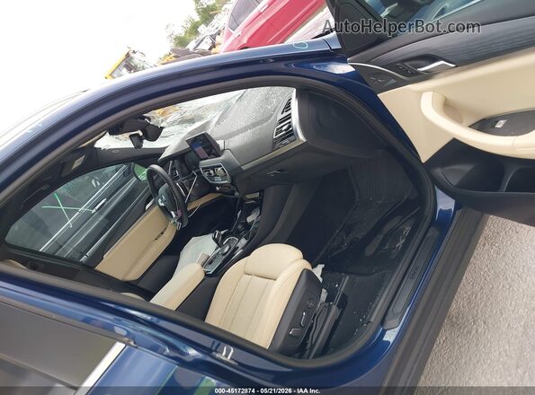 5UX53DP01R9V84281 2024 BMW X3 Blue Вид салону спереду
