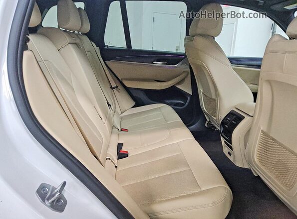 5UX53DP02N9J75183 2022 BMW X3 White Вид задньої частини салону
