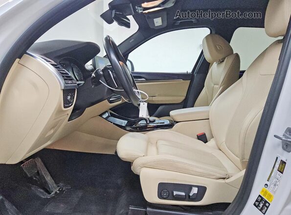 5UX53DP02N9J75183 2022 BMW X3 White Вид салону спереду