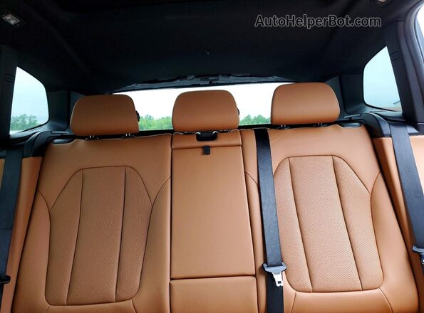 5UX53DP05P9R07535 2023 BMW X3 White უკანა სავარძლების ხედი