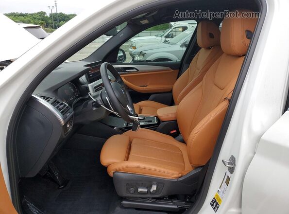 5UX53DP05P9R07535 2023 BMW X3 White წინა სალონის ხედი