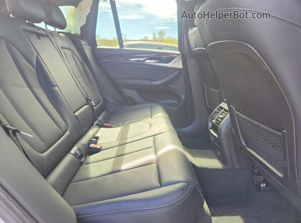5UX53DP09P9R83940 2023 BMW X3 White Вид задньої частини салону