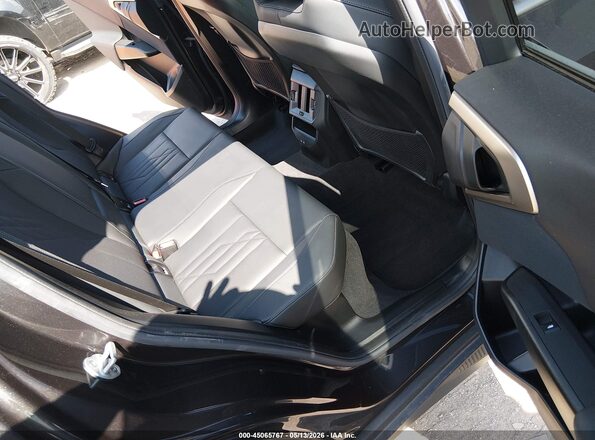 5UX53GP06S9017233 2025 BMW X3 Black Widok naklejki z numerem VIN