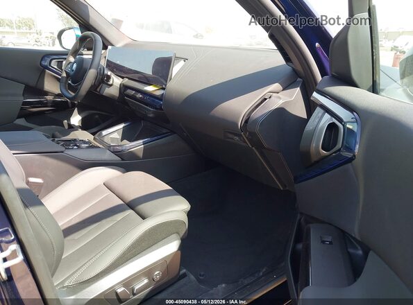 5UX53GP07T9320359 2026 BMW X3 Blue Vista interior delantera