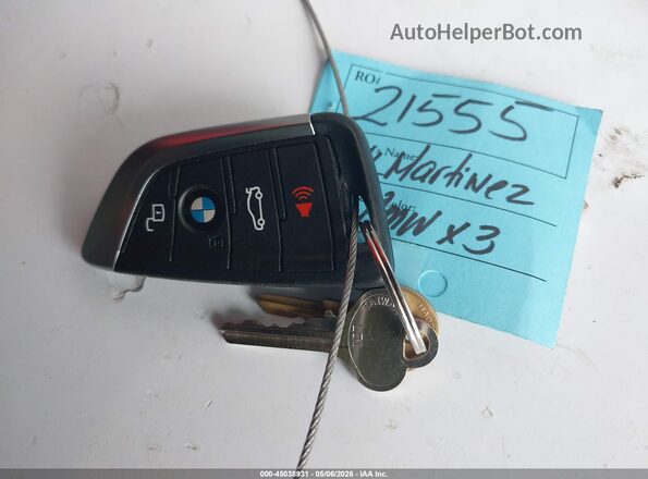 5UX83DP04N9K05992 2022 BMW X3 White Vista del salpicadero