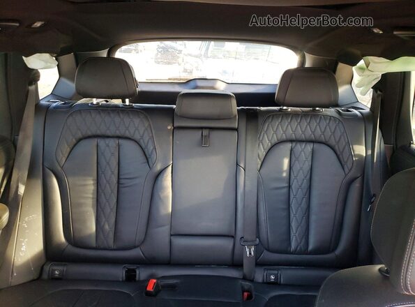 5UXCR6C01L9B20022 2020 BMW X5 White Vista de los asientos traseros