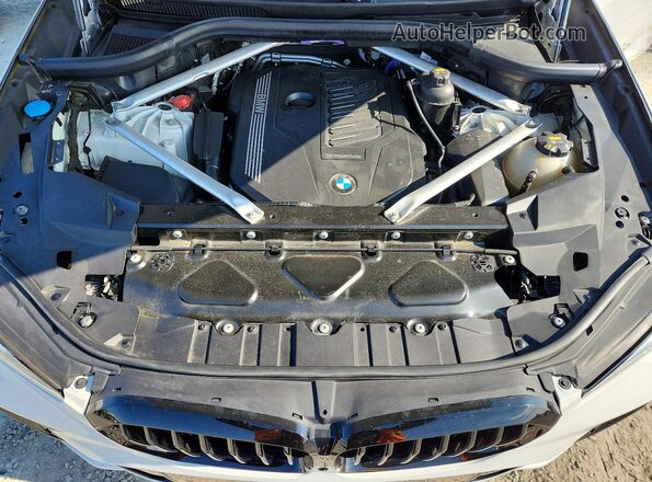 5UXCR6C03N9L75898 2022 BMW X5 White Widok komory silnika