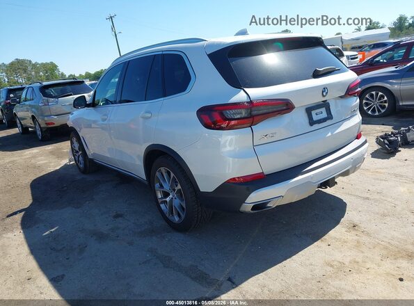 5UXCR6C06N9M53705 2022 BMW X5 White 
