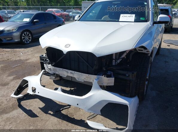 5UXCR6C06N9M53705 2022 BMW X5 White 