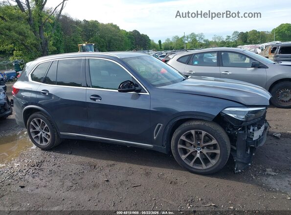 5UXCR6C08M9F57078 2021 BMW X5 Gray Вид задньої частини салону