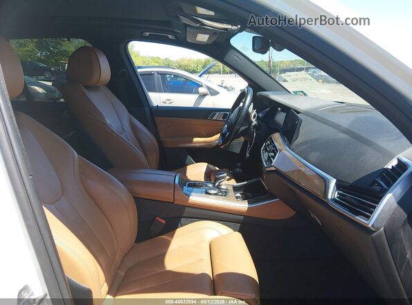 5UXCR6C54KLL00685 2019 BMW X5 Белый Вид салона спереди