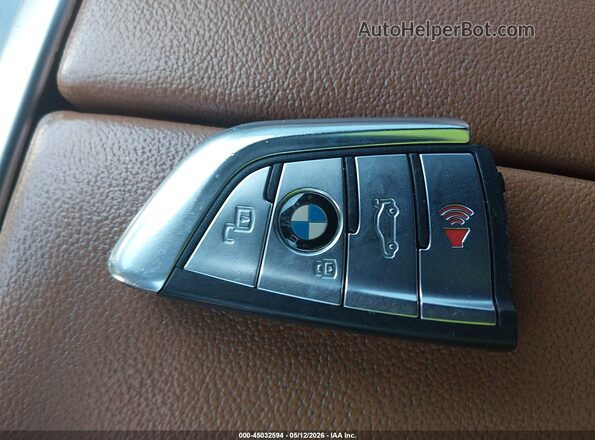 5UXCR6C54KLL00685 2019 BMW X5 Белый Вид панели приборов