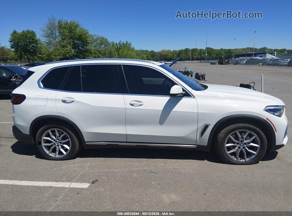 5UXCR6C54KLL00685 2019 BMW X5 Белый Вид задней части салона