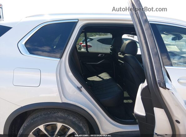 5UXCR6C54KLL11329 2019 BMW X5 Белый Вид наклейки с VIN-кодом