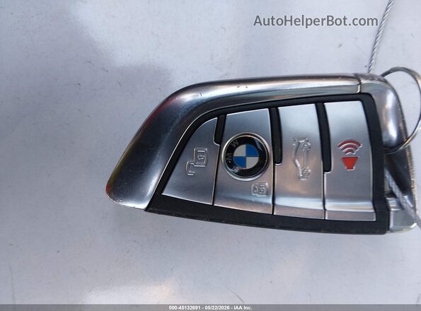 5UXCR6C54KLL11329 2019 BMW X5 Белый Вид панели приборов