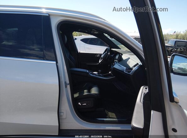 5UXCR6C54KLL11329 2019 BMW X5 Белый Вид салона спереди