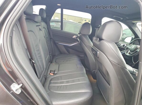 5UXCR6C55KLL35705 2019 BMW X5 Charcoal Vista interior trasera