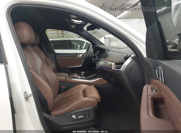 5UXCR6C55KLL62452 2019 BMW X5 White Vista interior delantera