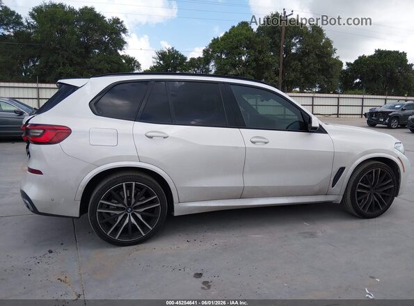 5UXCR6C56KLL12806 2019 BMW X5 White Вид задньої частини салону