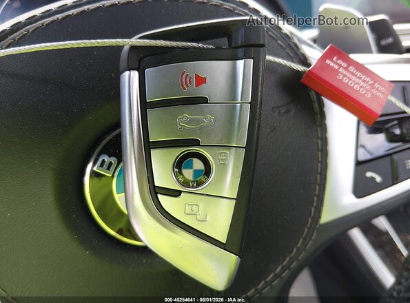 5UXCR6C56KLL12806 2019 BMW X5 White Вид панелі приладів