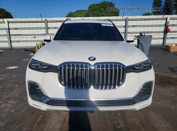 5UXCW2C02M9H35987 2021 BMW X7 White Widok z przodu