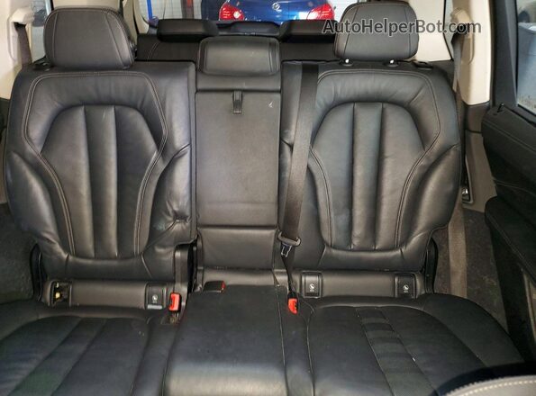 5UXCW2C02N9M47756 2022 BMW X7 Black Widok tylnych siedzeń
