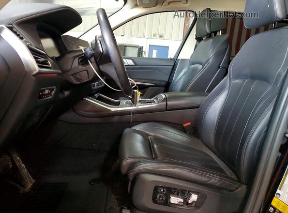 5UXCW2C02N9M47756 2022 BMW X7 Black Widok wnętrza z przodu