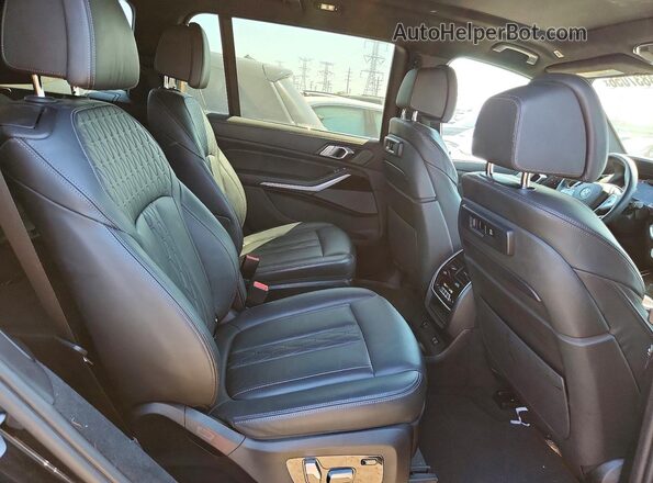 5UXCW2C04M9F88443 2021 BMW X7 Black 