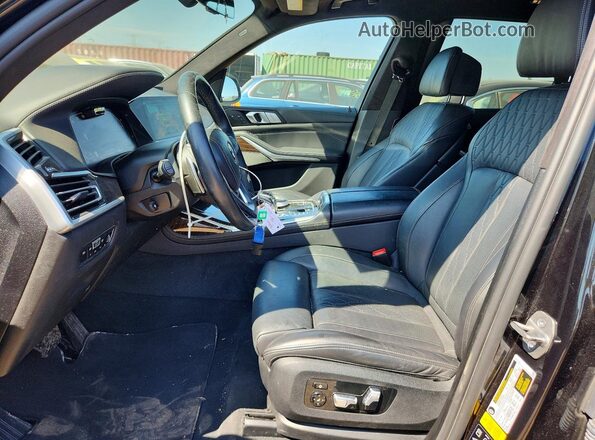 5UXCW2C04M9F88443 2021 BMW X7 Black 
