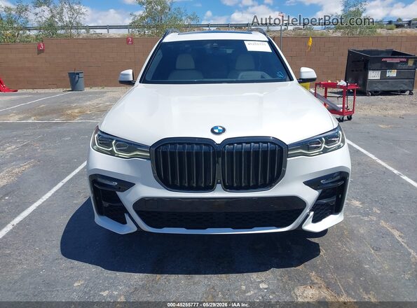 5UXCW2C05N9J76451 2022 BMW X7 White ხელსაწყოთა პანელის ხედი