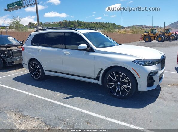 5UXCW2C05N9J76451 2022 BMW X7 White უკანა სალონის ხედი