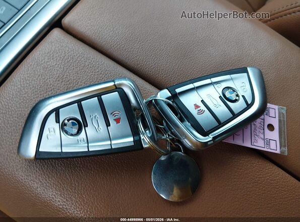 5UXCW2C07L9C06906 2020 BMW X7 Gray Vista del salpicadero