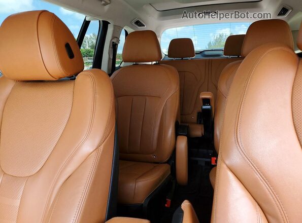 5UXCW2C07M9G50529 2021 BMW X7 Black Rear seats view