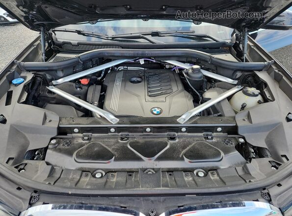 5UXCW2C07M9G90612 2021 BMW X7 Black Widok komory silnika