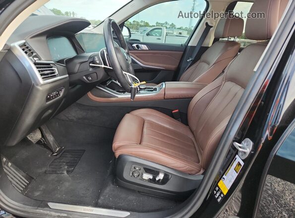 5UXCW2C07M9G90612 2021 BMW X7 Black Widok wnętrza z przodu