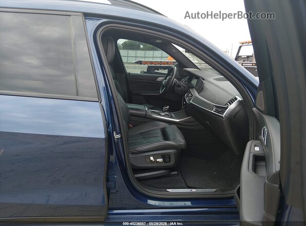 5UXCW2C09L9C22945 2020 BMW X7 Синий Вид салона спереди