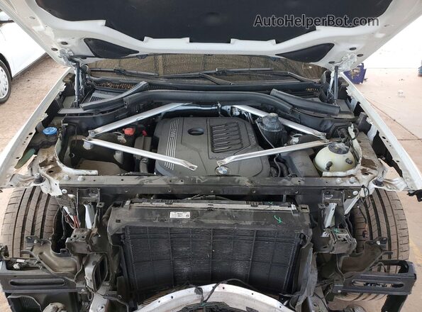 5UXCW2C09L9C68792 2020 BMW X7 White Engine compartment view