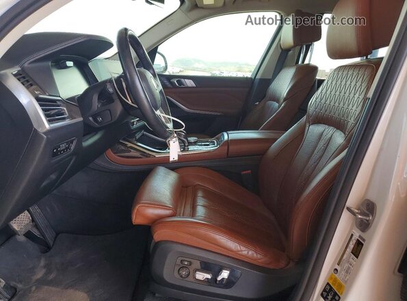 5UXCW2C09L9C68792 2020 BMW X7 White Front interior view
