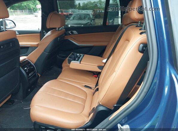 5UXCW2C09N9K63687 2022 BMW X7 Blue VIN sticker view